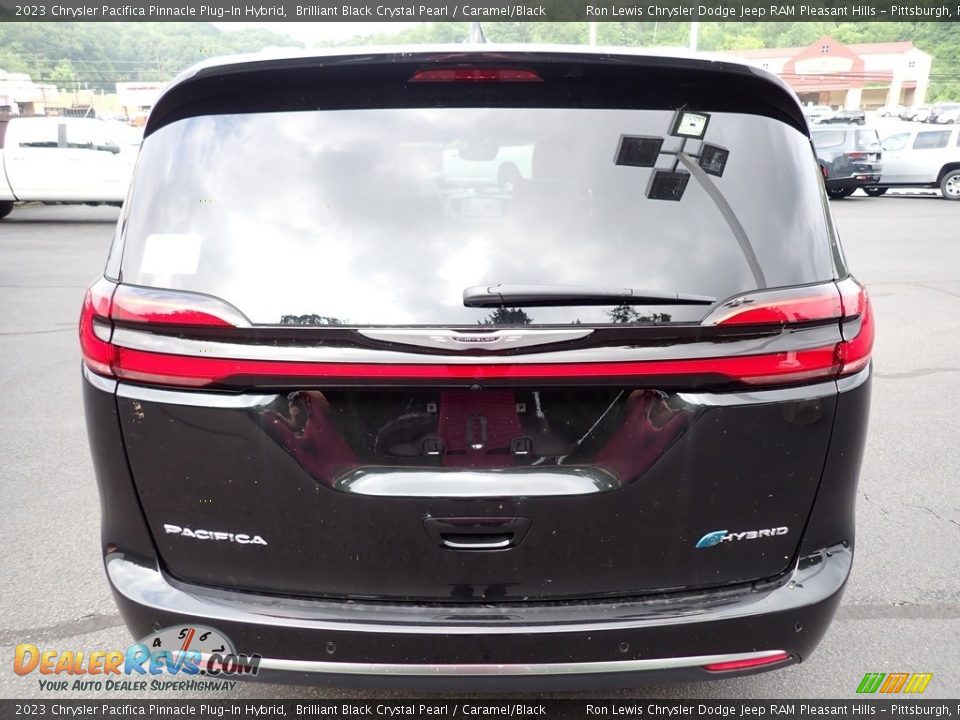 2023 Chrysler Pacifica Pinnacle Plug-In Hybrid Brilliant Black Crystal Pearl / Caramel/Black Photo #4