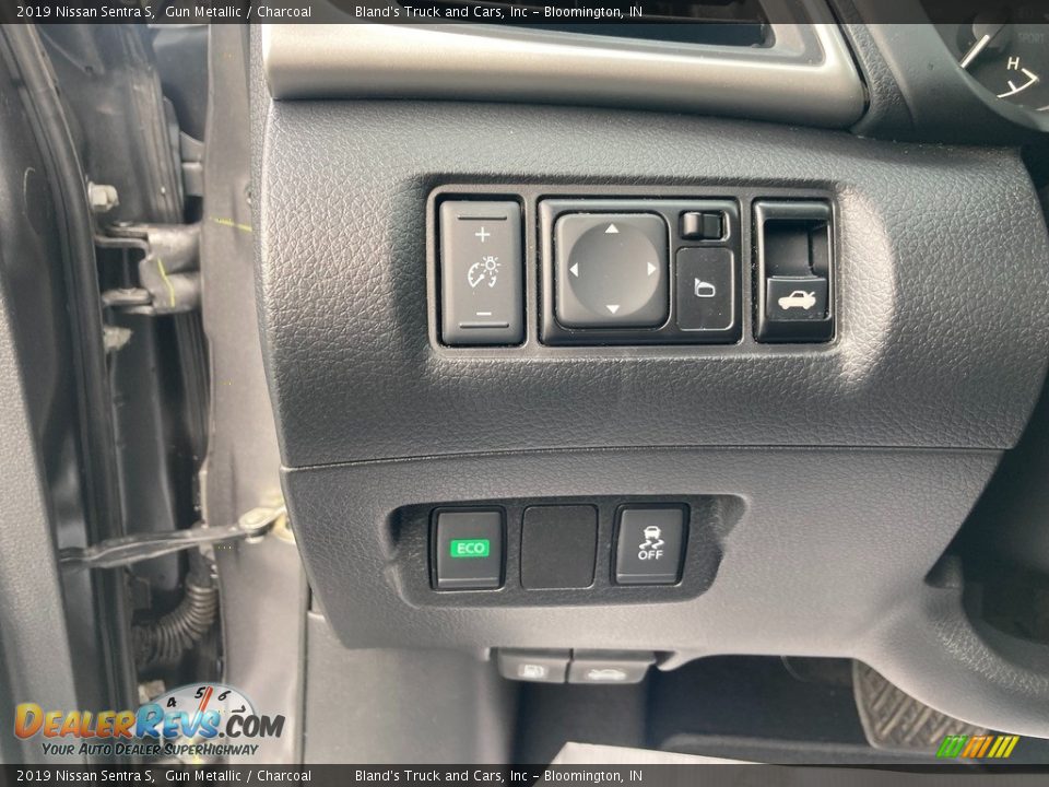 Controls of 2019 Nissan Sentra S Photo #22