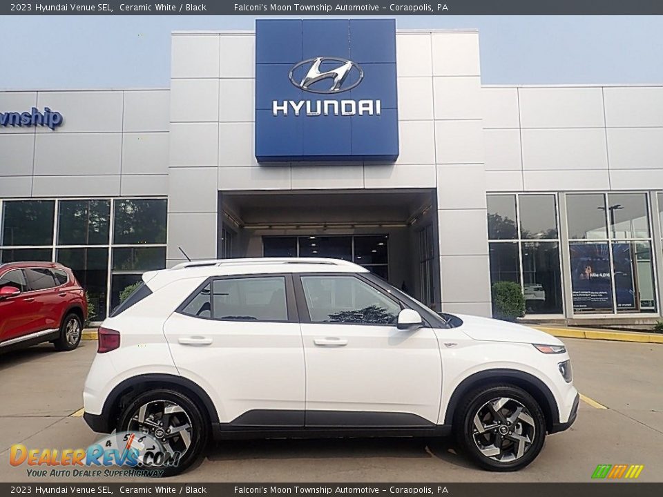 Ceramic White 2023 Hyundai Venue SEL Photo #1