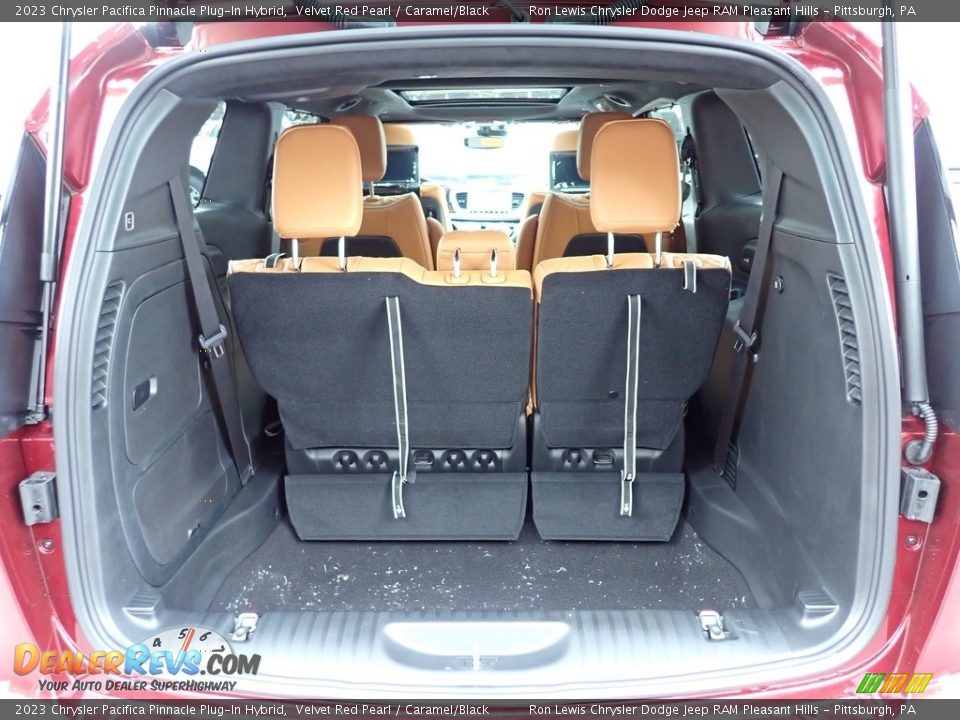 2023 Chrysler Pacifica Pinnacle Plug-In Hybrid Trunk Photo #5