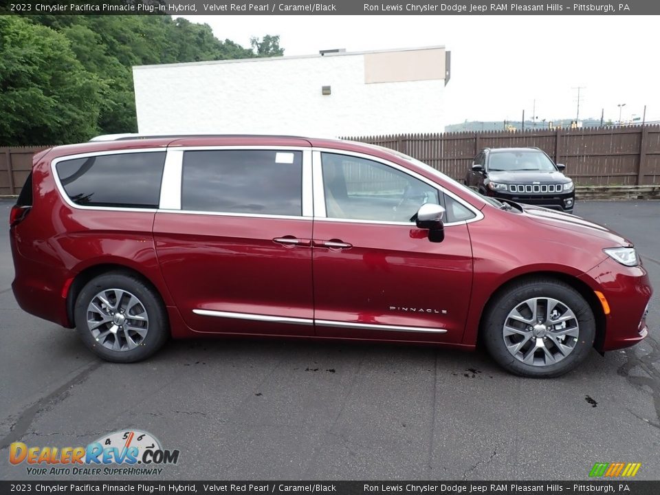 2023 Chrysler Pacifica Pinnacle Plug-In Hybrid Velvet Red Pearl / Caramel/Black Photo #7