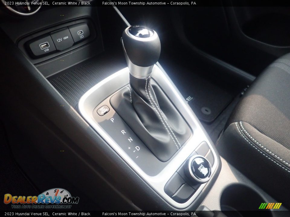 2023 Hyundai Venue SEL Shifter Photo #16