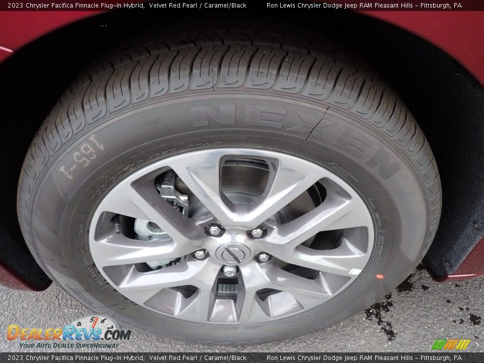 2023 Chrysler Pacifica Pinnacle Plug-In Hybrid Velvet Red Pearl / Caramel/Black Photo #10