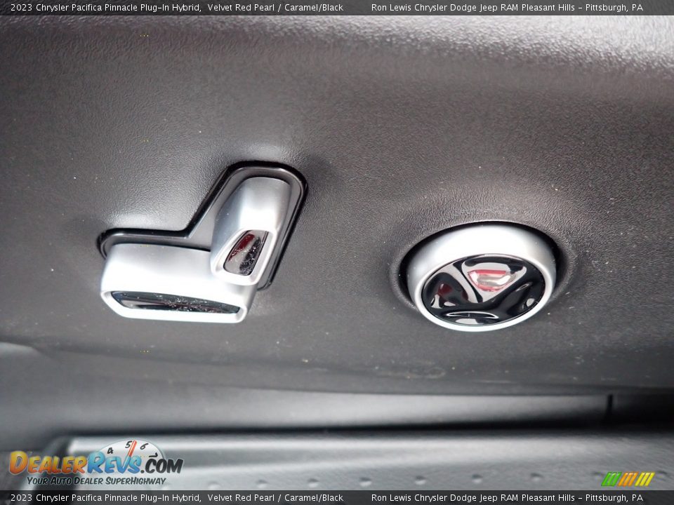 2023 Chrysler Pacifica Pinnacle Plug-In Hybrid Velvet Red Pearl / Caramel/Black Photo #17
