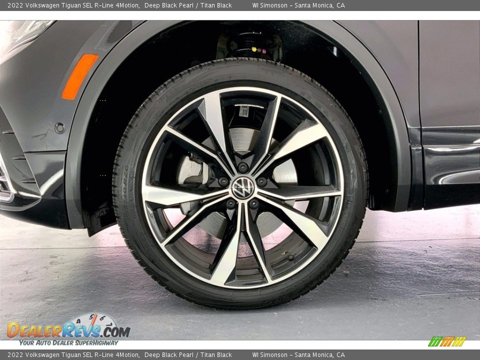 2022 Volkswagen Tiguan SEL R-Line 4Motion Wheel Photo #8