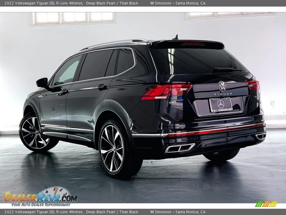 2022 Volkswagen Tiguan SEL R-Line 4Motion Deep Black Pearl / Titan Black Photo #10