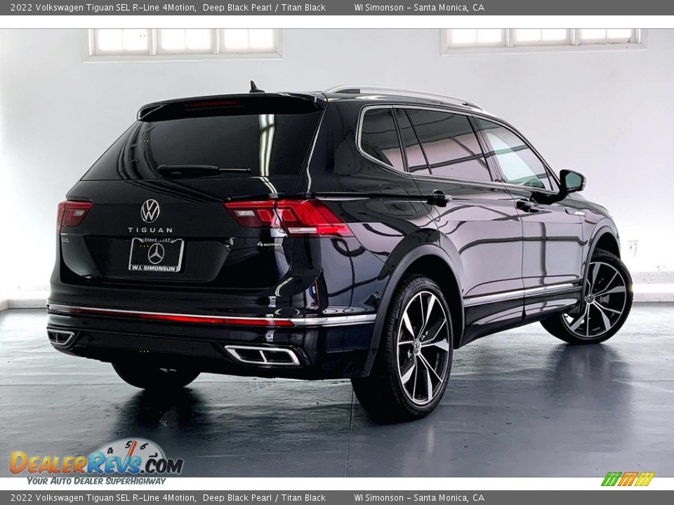 2022 Volkswagen Tiguan SEL R-Line 4Motion Deep Black Pearl / Titan Black Photo #13