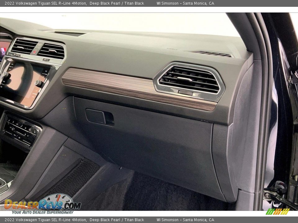 Dashboard of 2022 Volkswagen Tiguan SEL R-Line 4Motion Photo #16