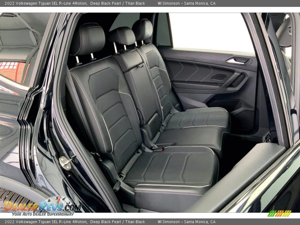 Rear Seat of 2022 Volkswagen Tiguan SEL R-Line 4Motion Photo #19