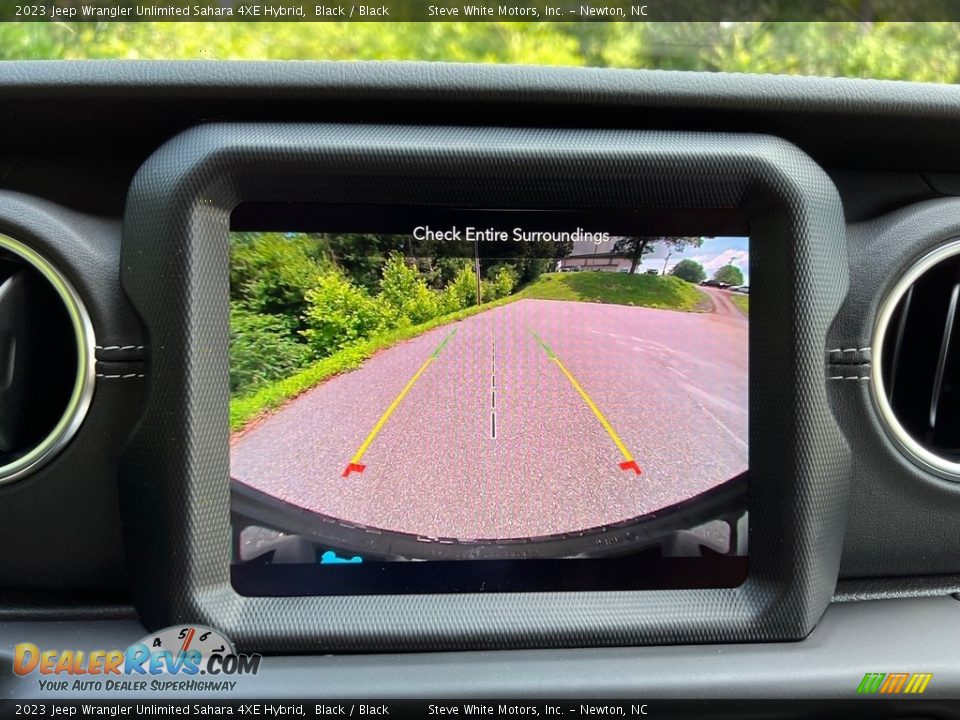 Controls of 2023 Jeep Wrangler Unlimited Sahara 4XE Hybrid Photo #26