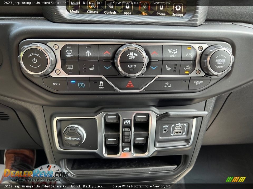 Controls of 2023 Jeep Wrangler Unlimited Sahara 4XE Hybrid Photo #27