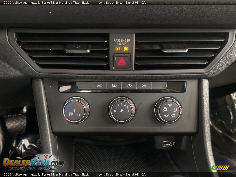 Controls of 2019 Volkswagen Jetta S Photo #25