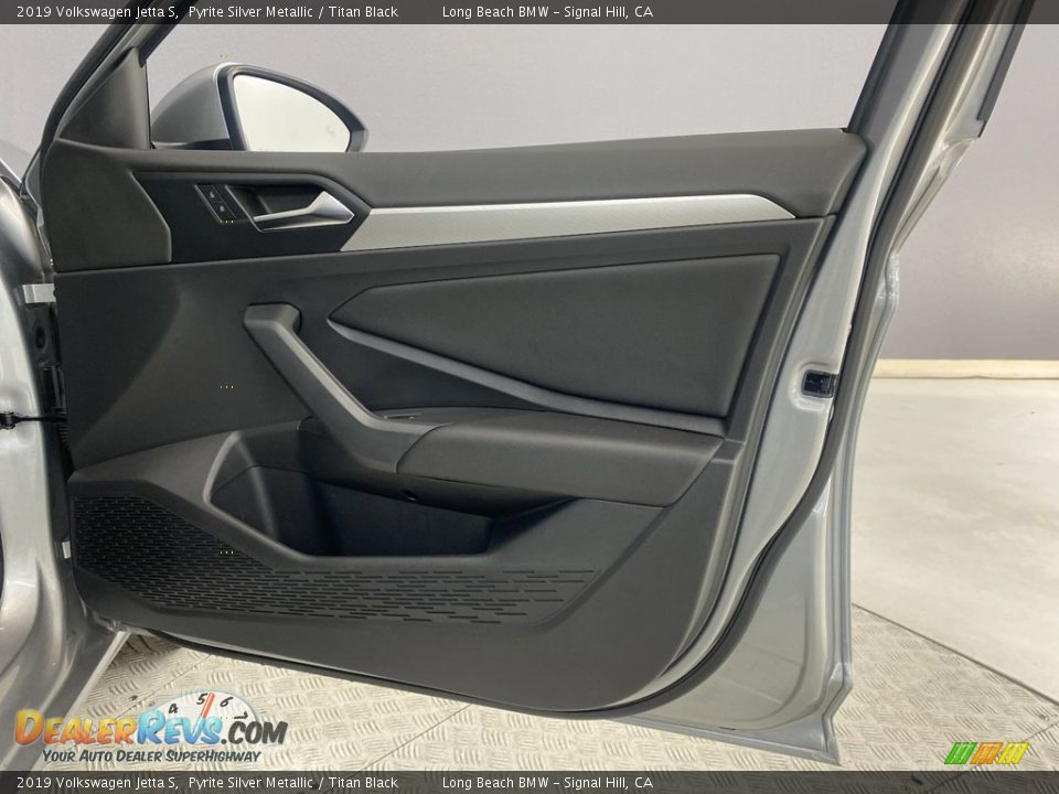 Door Panel of 2019 Volkswagen Jetta S Photo #30