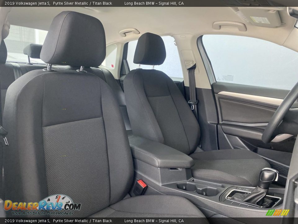 Front Seat of 2019 Volkswagen Jetta S Photo #32