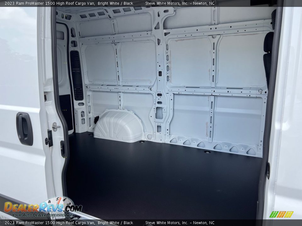 2023 Ram ProMaster 1500 High Roof Cargo Van Bright White / Black Photo #13