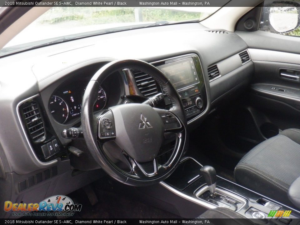 2018 Mitsubishi Outlander SE S-AWC Diamond White Pearl / Black Photo #17