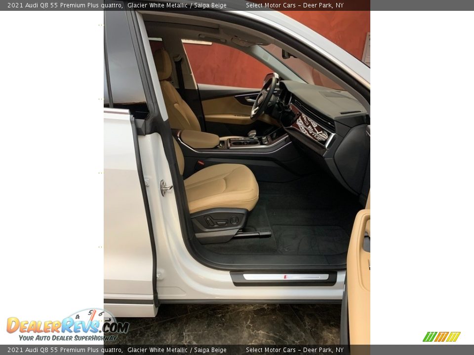 Front Seat of 2021 Audi Q8 55 Premium Plus quattro Photo #14