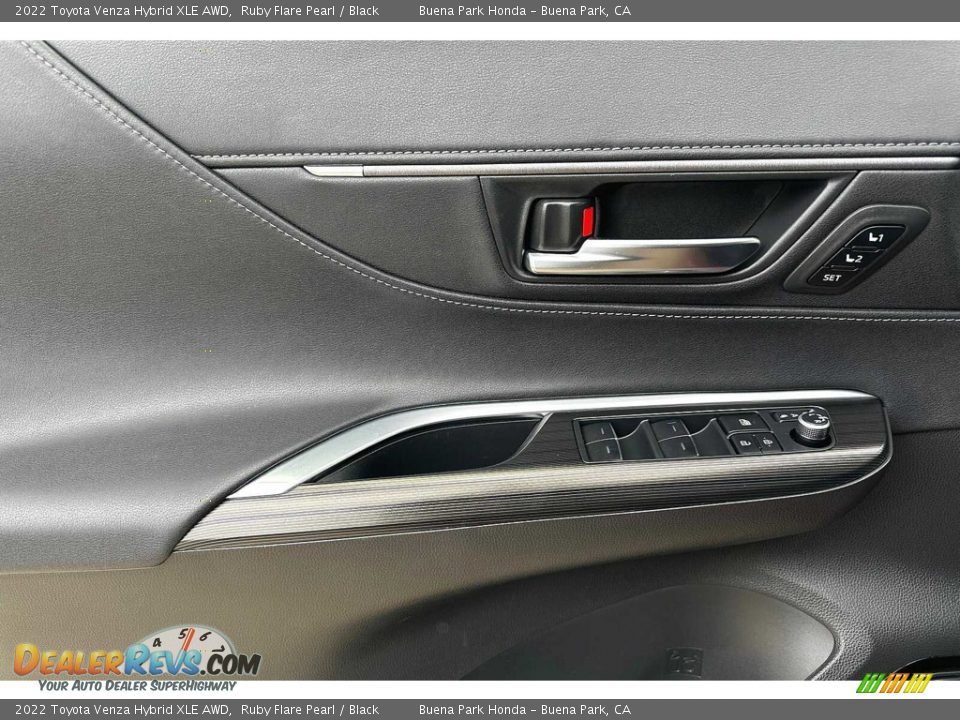 Door Panel of 2022 Toyota Venza Hybrid XLE AWD Photo #11