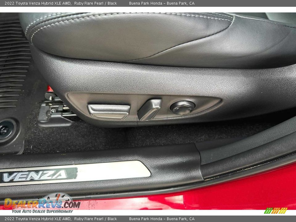 2022 Toyota Venza Hybrid XLE AWD Ruby Flare Pearl / Black Photo #13