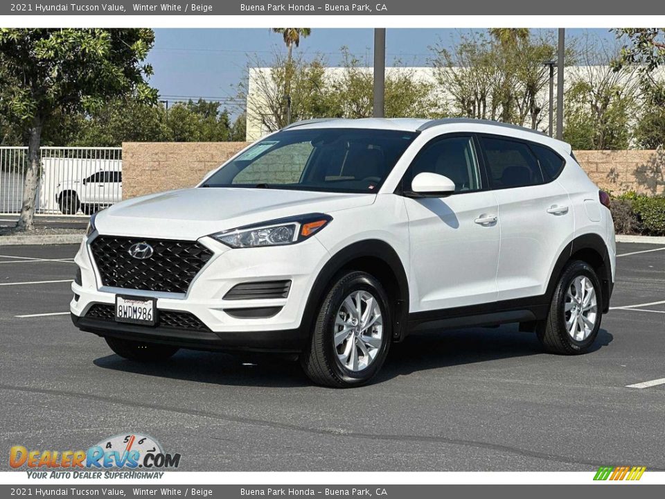 Front 3/4 View of 2021 Hyundai Tucson Value Photo #8