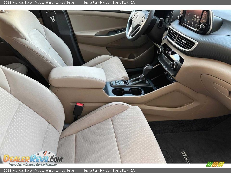 Front Seat of 2021 Hyundai Tucson Value Photo #18