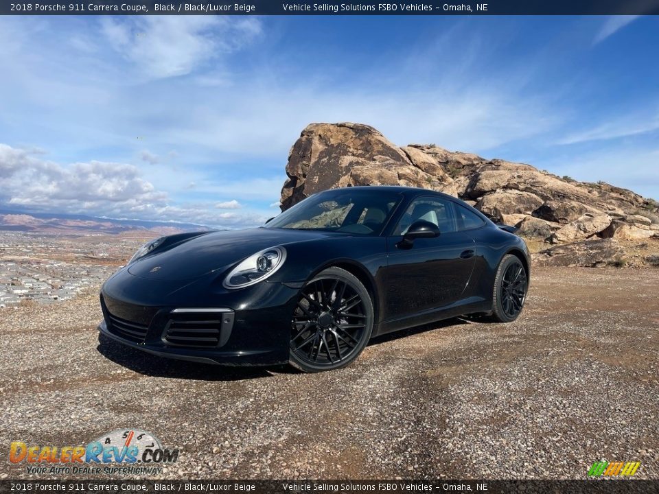 Front 3/4 View of 2018 Porsche 911 Carrera Coupe Photo #1