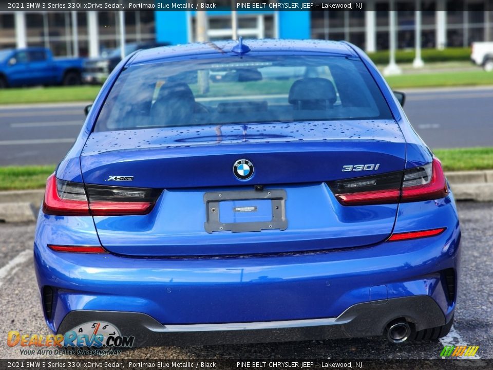 2021 BMW 3 Series 330i xDrive Sedan Portimao Blue Metallic / Black Photo #4