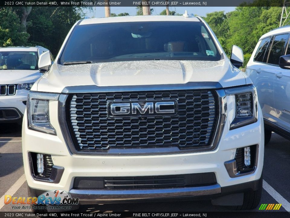 2023 GMC Yukon Denali 4WD White Frost Tricoat / Alpine Umber Photo #2