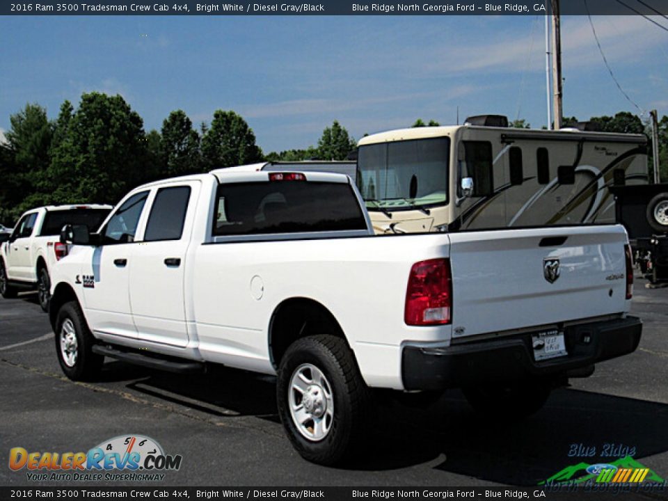 2016 Ram 3500 Tradesman Crew Cab 4x4 Bright White / Diesel Gray/Black Photo #3