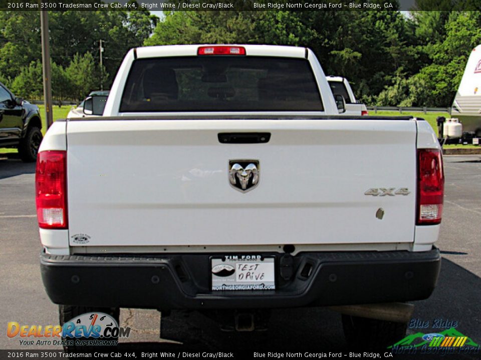 2016 Ram 3500 Tradesman Crew Cab 4x4 Bright White / Diesel Gray/Black Photo #4