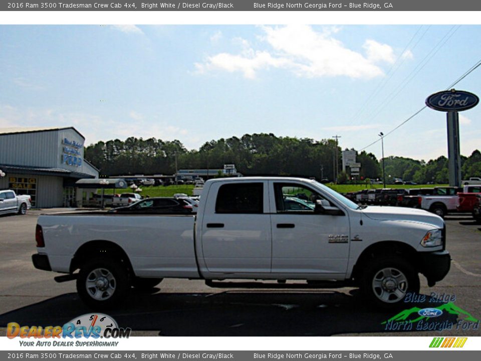 2016 Ram 3500 Tradesman Crew Cab 4x4 Bright White / Diesel Gray/Black Photo #6