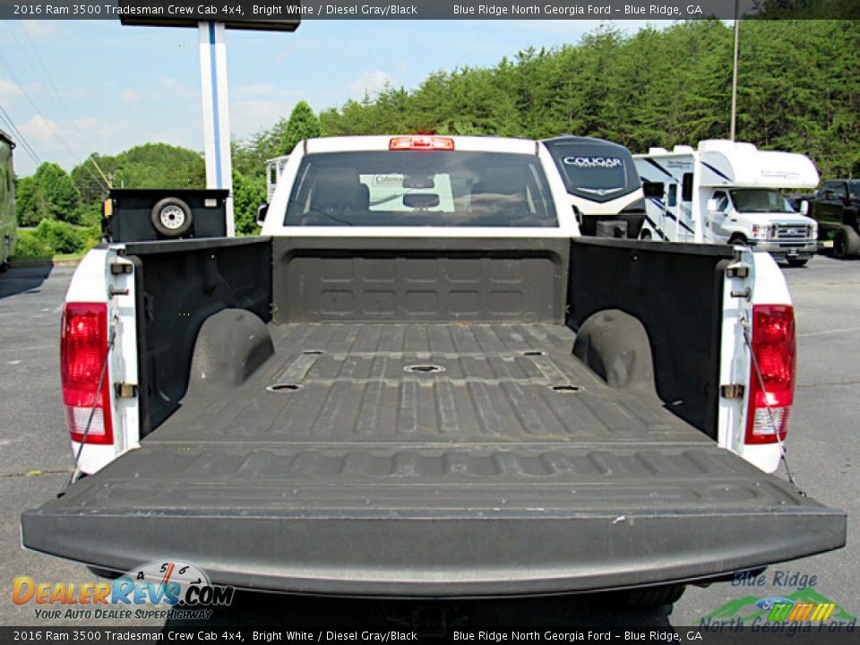 2016 Ram 3500 Tradesman Crew Cab 4x4 Bright White / Diesel Gray/Black Photo #14