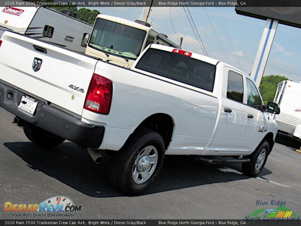 2016 Ram 3500 Tradesman Crew Cab 4x4 Bright White / Diesel Gray/Black Photo #26