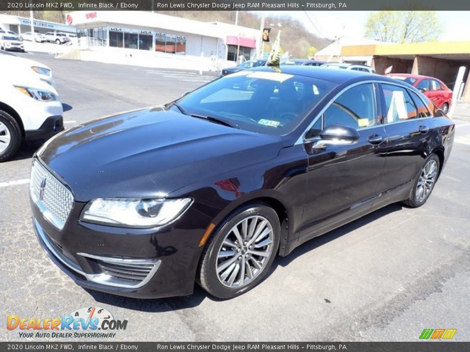 Front 3/4 View of 2020 Lincoln MKZ FWD Photo #4