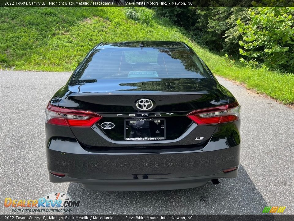 2022 Toyota Camry LE Midnight Black Metallic / Macadamia Photo #8