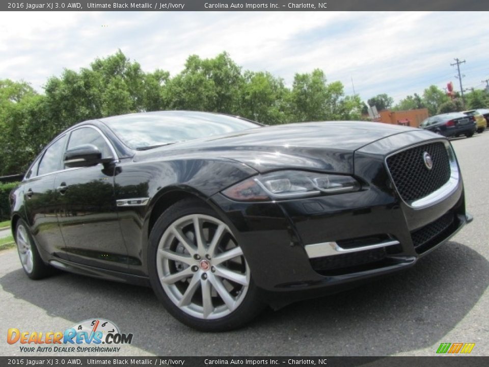 2016 Jaguar XJ 3.0 AWD Ultimate Black Metallic / Jet/Ivory Photo #1