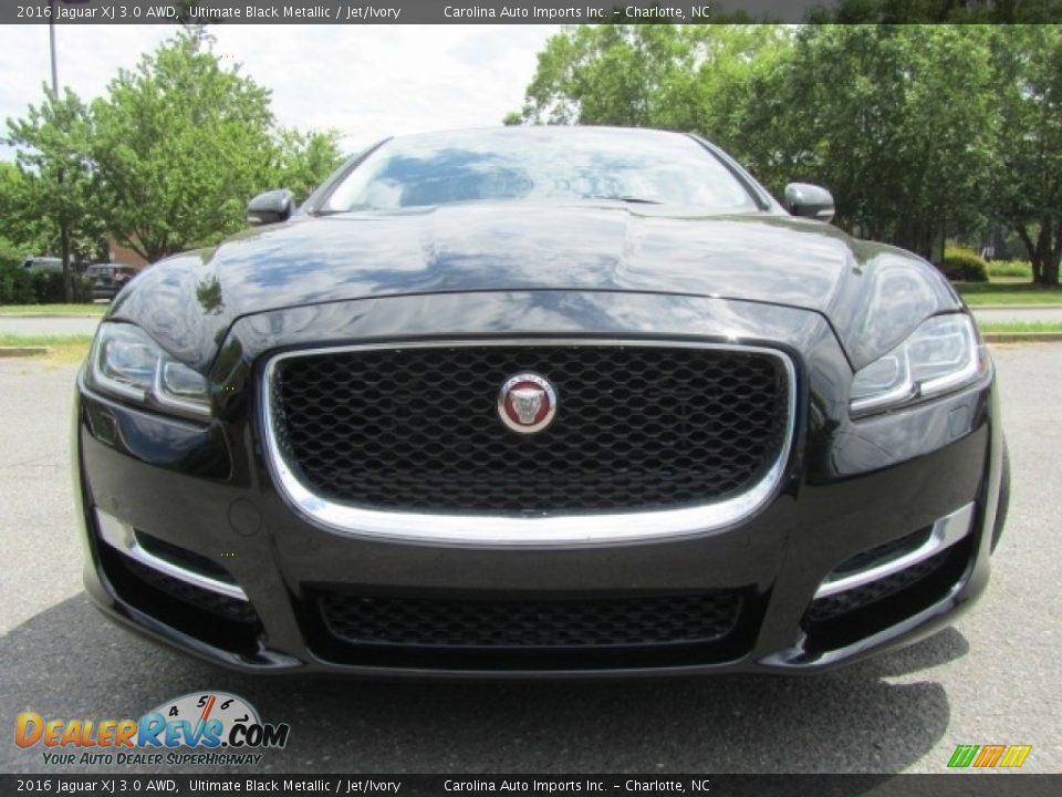 2016 Jaguar XJ 3.0 AWD Ultimate Black Metallic / Jet/Ivory Photo #4