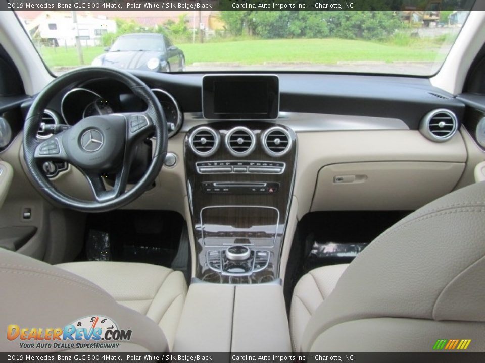 Dashboard of 2019 Mercedes-Benz GLC 300 4Matic Photo #13