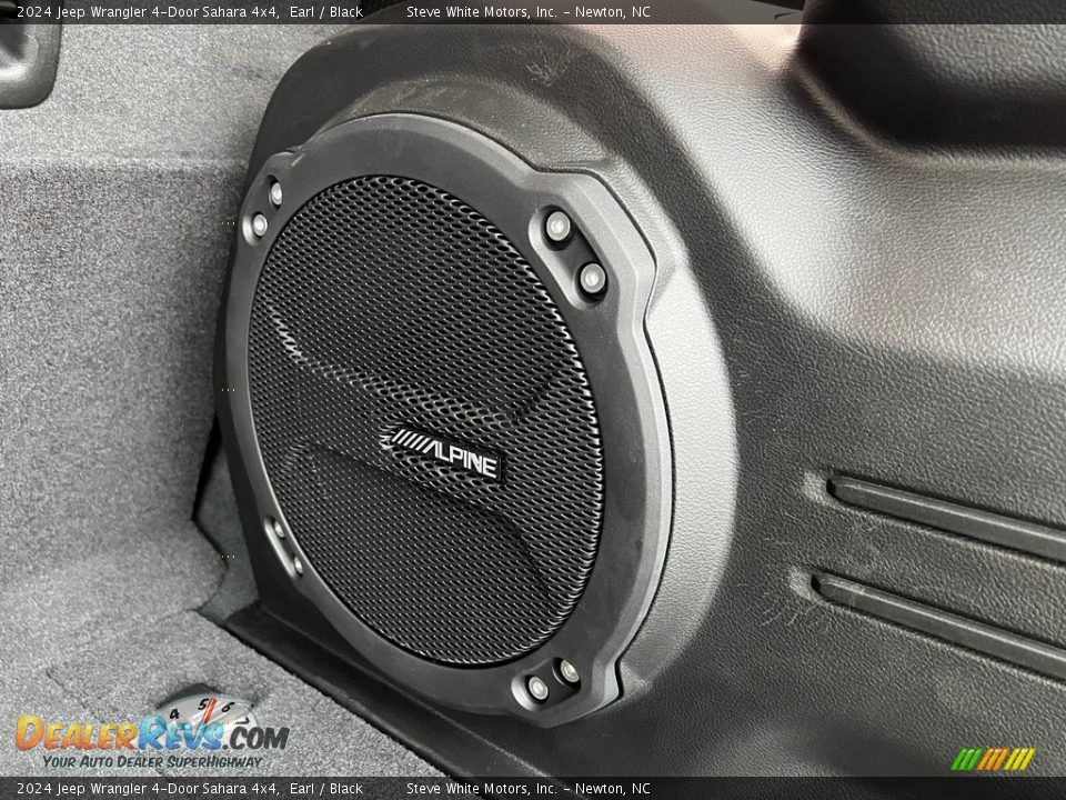 Audio System of 2024 Jeep Wrangler 4-Door Sahara 4x4 Photo #16