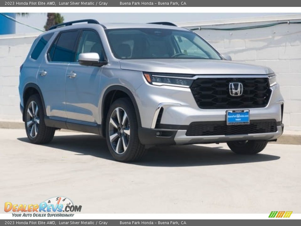 Front 3/4 View of 2023 Honda Pilot Elite AWD Photo #1