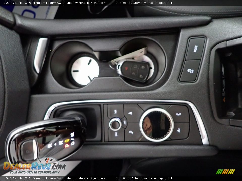2021 Cadillac XT5 Premium Luxury AWD Shifter Photo #22