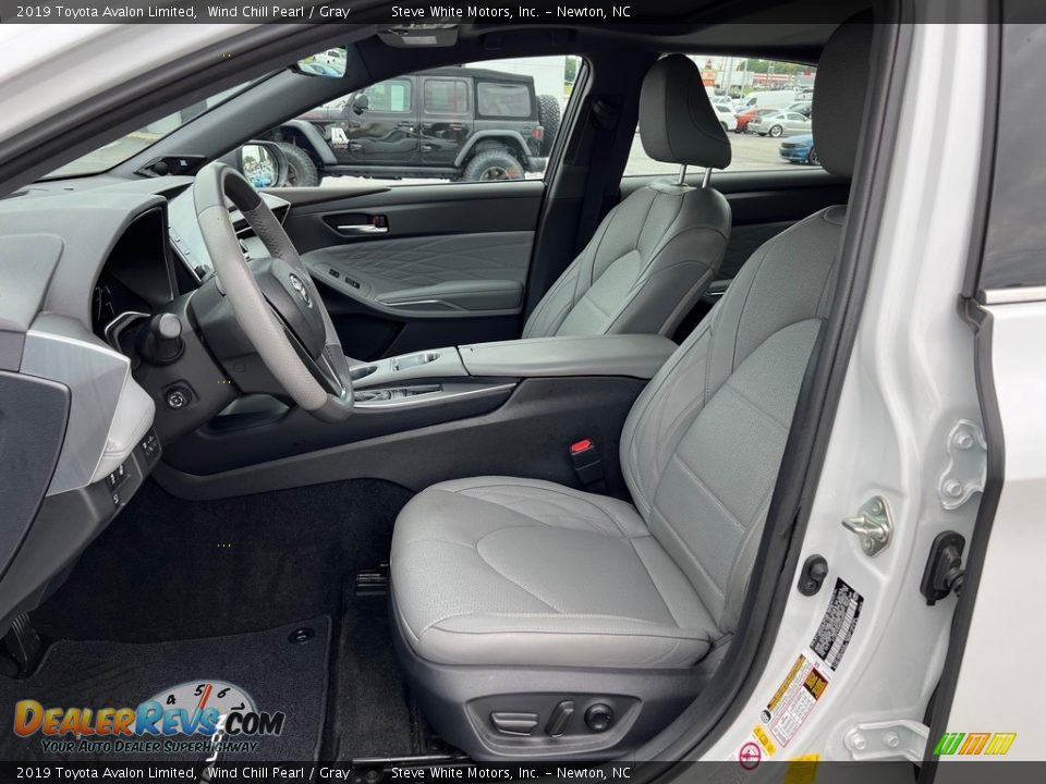 Front Seat of 2019 Toyota Avalon Limited Photo #10