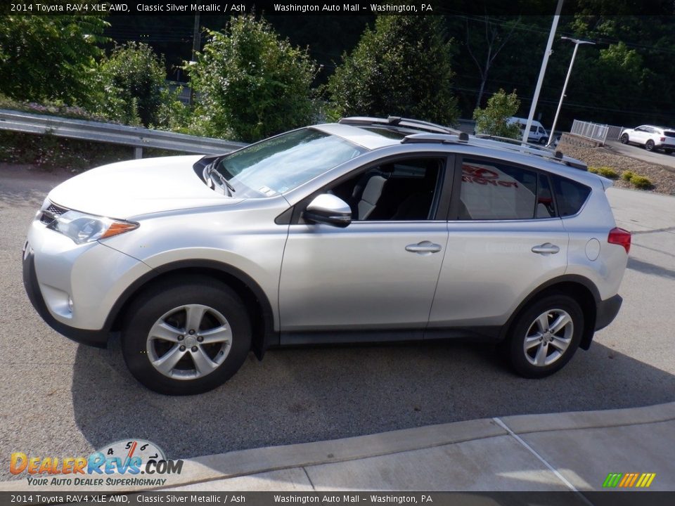 2014 Toyota RAV4 XLE AWD Classic Silver Metallic / Ash Photo #14