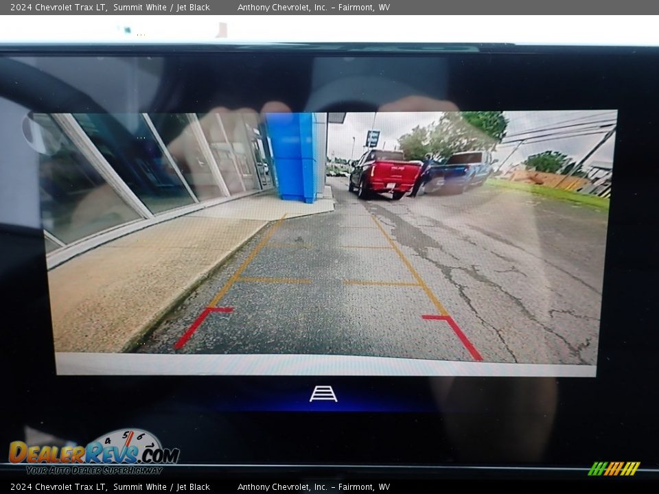 Controls of 2024 Chevrolet Trax LT Photo #19