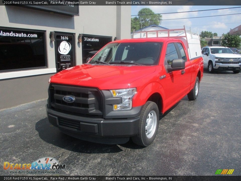 2016 Ford F150 XL SuperCab Race Red / Medium Earth Gray Photo #2