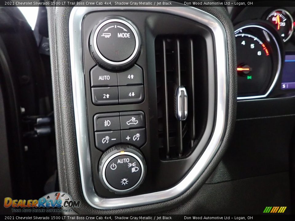 Controls of 2021 Chevrolet Silverado 1500 LT Trail Boss Crew Cab 4x4 Photo #16