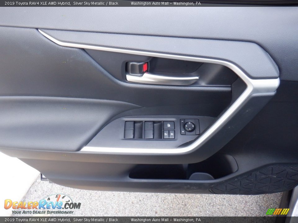 2019 Toyota RAV4 XLE AWD Hybrid Silver Sky Metallic / Black Photo #16