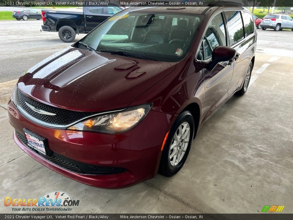 2021 Chrysler Voyager LXI Velvet Red Pearl / Black/Alloy Photo #2