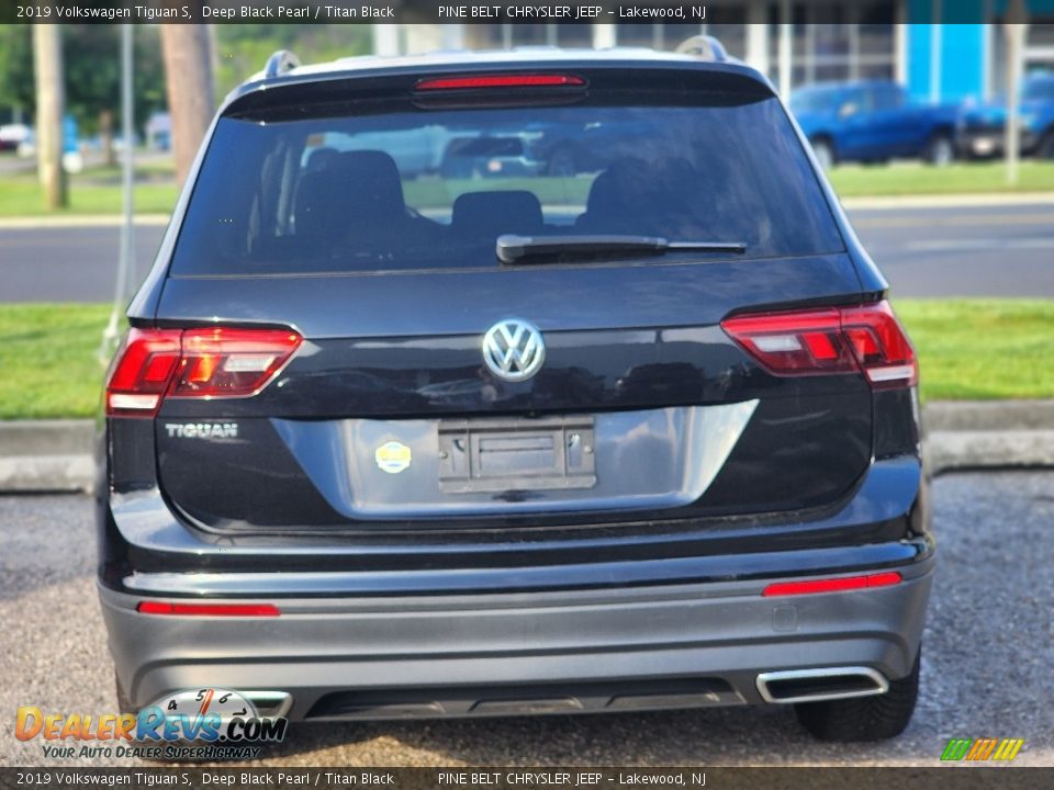 2019 Volkswagen Tiguan S Deep Black Pearl / Titan Black Photo #4