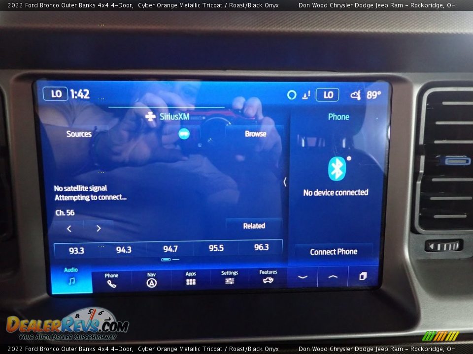 2022 Ford Bronco Outer Banks 4x4 4-Door Cyber Orange Metallic Tricoat / Roast/Black Onyx Photo #2